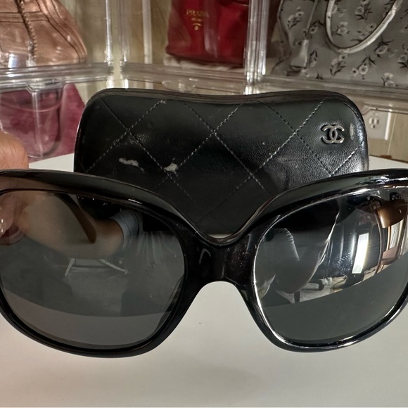 Authentic Chanel Black Oversized Sunglasses for women. - Picture 6 of 10